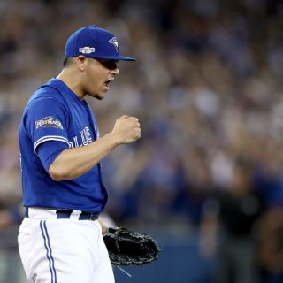 Azulejos ganan a Indios y siguen con vida en Liga Americana