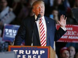 Trump invitó al debate más reciente a tres de las mujeres que acusan al ex presidente Bill Clinton de haberlas acosado. AFP / G. Frey