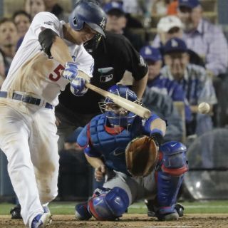 Dodgers blanquea 6-0 a Chicago