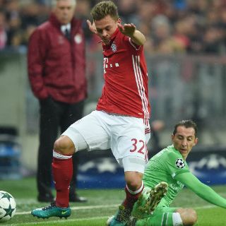 Bayern Munich golea al PSV de Guardado y Moreno