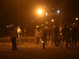 Los paristas lograron apoderarse de los edificios tras otro enfrentamiento la noche de ayer martes. SUN / ARCHIVO