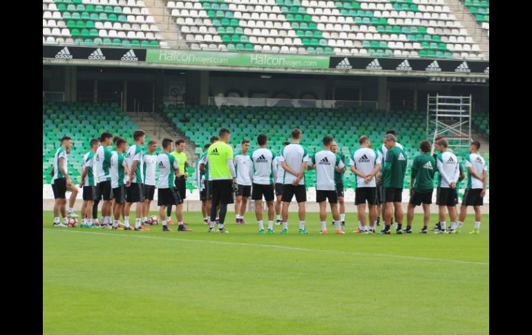 El Betis acude a Pamplona, cuestionado por parte de la afición tras situarse a un punto del descenso. TWITTER / @RealBetis