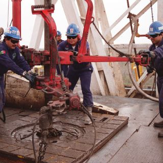 Banco Mundial sube a 55 dólares proyección en precio del petróleo