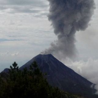 Volcán El Colima ha expulsado 12 millones de metros cúbicos de lava