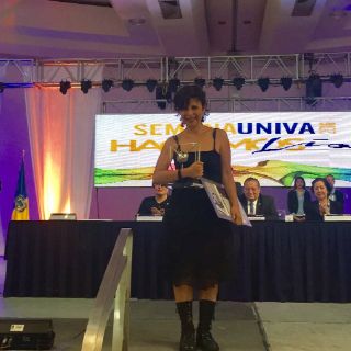 La UNIVA reconoce a cuatro egresados