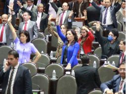 Destacan la importancia de estimular la actividad económica a través de un superávit primario en 2017 de las finanzas públicas. TWITTER / ‏@CarolinaMonroy_