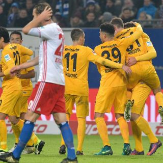 Eintracht doblega a Hamburgo con dos asistencias de Fabián