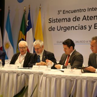 Reconocen a médicos de Jalisco