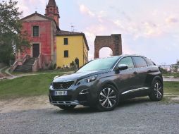 3008. Pasa de ser una crossover a una SUV. EL INFORMADOR / L.Sillas