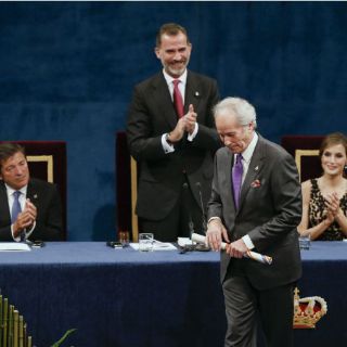 Richard Ford pide imaginación para inventar la alegría