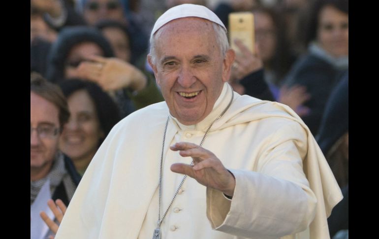 Hace falta más comunicación en las familias, los barrios y en la sociedad, asegura Bergoglio. EFE / M. Brambatti