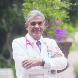 Una vida entregada a la atención médica y humanística de ancianos