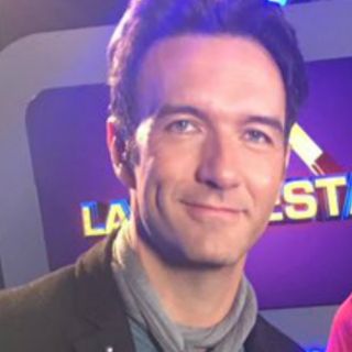 Leonardo de Lozanne trabaja en un disco infantil