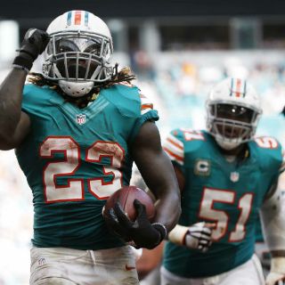 Delfines vencen a Bills