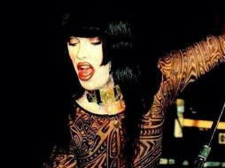 Pate Burns llamó la atención en los años 80 con sus extravagantes looks. TWITTER / @PeteBurnsICON