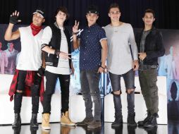 La agrupación CNCO estrenaron el video del tema 'Reggaeton lento', en el que se nota la producción de Wisin. SUN / A. Salinas