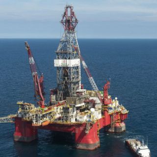 Carga fiscal empuja a Pemex hacia la insolvencia: Fitch