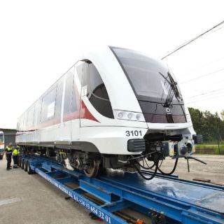 Embarcan en España el primero de los 18 trenes para la Línea 3