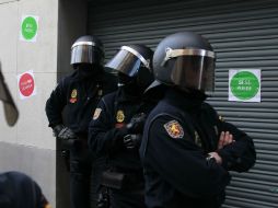 Los investigadores analizan la documentación y datos extraídos de diversos dispositivos electrónicos confiscados. AP / ARCHIVO