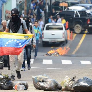 La Iglesia propone el diálogo; Capriles dice que éste no existe