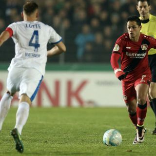'Chicharito' y Bayer, fuera de la Copa de Alemania