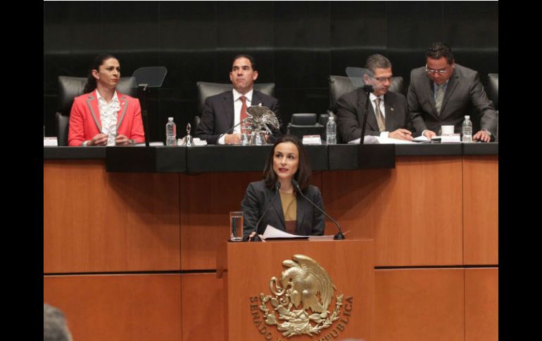 Alejandra Palacios Prieto en la presentación del Informe de la Cofece, ante el pleno del Senado. TWITTER / @senadomexicano