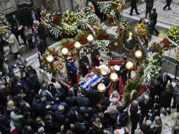 Batlle fue velado con honores de Estado, su ataúd cubierto con el pabellón uruguayo y claveles rojos. AP / M. Campodonico