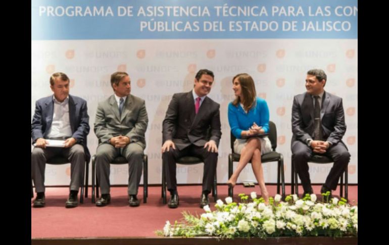 Ayer fue inaugurado el Foro Internacional: Promoción de la Eficiencia y Transparencia en las Contrataciones Públicas. TWITTER / AristotelesSD