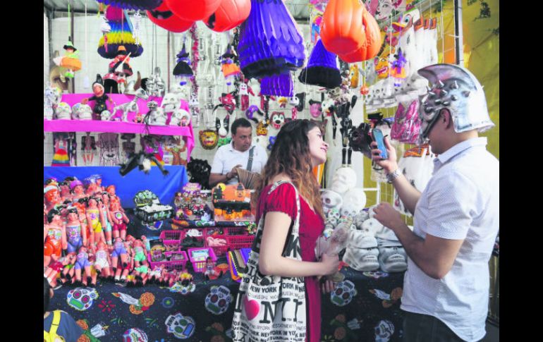Multicolor. El espacio rescata los juguetes de antaño y ofrece todo para los altares de muertos. ESPECIAL / Gobierno de Guadalajara