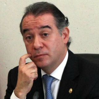 Peña Nieto propone a Raúl Cervantes para la PGR