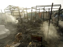 De acuerdo con las autoridades, los incendios de la noche pasada no interrumpirán el proceso de evacuación de la zona. AP / M. Dunham