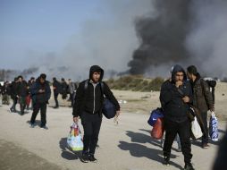 Centros de selección seguirán abiertos para acoger a todos los que quieran ir a uno de los 450 albergues abiertos en toda Francia. AP / T. Camus