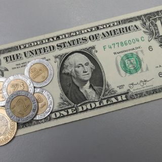 Dólar abre en 19.07 pesos en bancos de la capital mexicana