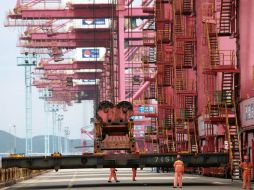 El dato se derivó de alzas de 1.1% en las exportaciones no petroleras y de 5.7% en las petroleras. EFE / ARCHIVO