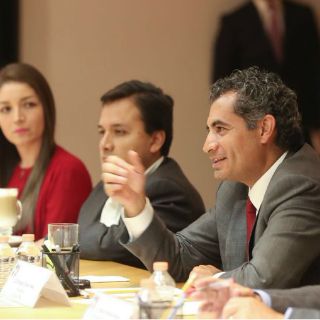 Ochoa Reza va por comisión de anticorrupción en el PRI