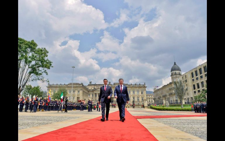 Pese a que es el encuentro número 30 entre ambos mandatarios, es la primera visita de Estado que realiza Peña Nieto a Colombia. TWITTER / @JuanManSantos