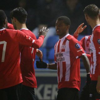 Moreno, Guardado y PSV visitan al Vitesse