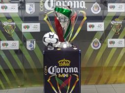 La Copa MX es un trofeo de plata certificado que se fabrica cada seis meses y hasta el momento se han entregado ocho. ESPECIAL /