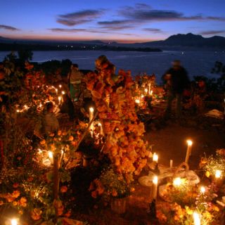 México celebra el Día de Muertos de distintas maneras