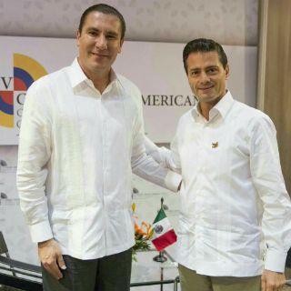 Moreno Valle se reúne con Peña Nieto en Colombia