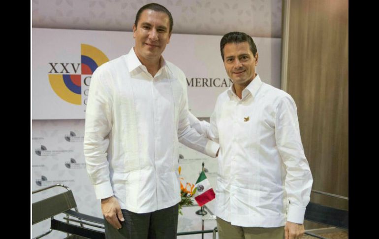 El Presidente Peña Nieto y Rafael Moreno Valle en el marco de la XXV Cumbre Iberoamericana. TWITTER / @RafaMorenoValle
