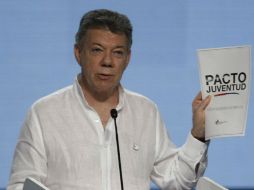 Juan Manuel Santos aplazó el viaje a Ecuador del equipo negociador a la espera de que la guerrilla liberara al ex congresista. EFE / L. Noriega