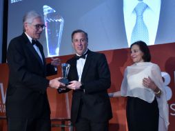 Meade visita Miami para recibir el Premio Bravo como Líder Innovador del Año del Council of The Americas. NTX / ESPECIAL