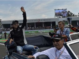 Pérez durante el desfile de pilotos de esta mañana. AFP / P. Pardo