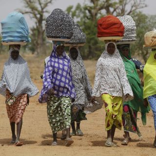 Denuncian casos de abuso sexual en mujeres desplazadas en Nigeria