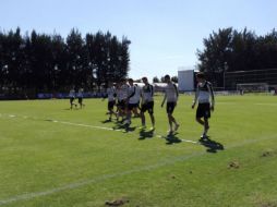 El plantel se presenta a entrenar con seriedad y pocas risas luego del resultado de este fin de semana. EL INFORMADOR / J. Robles