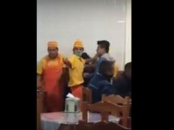 El establecimiento de tacos opera en la avenida Constituyentes de la capital queretana. YOUTUBE / LaNaranjaVerde