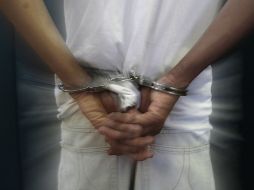 El hombre que no fue identificado, había perforado huecos en la pila de tortillas de cada paquete, para esconder la droga. EL INFORMADOR / ARCHIVO