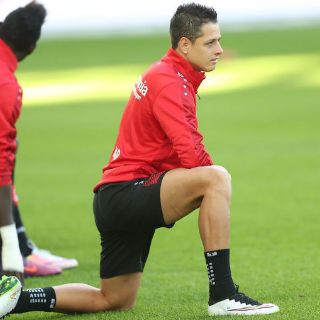 Bayer Leverkusen compone 'calaverita' a 'Chicharito'