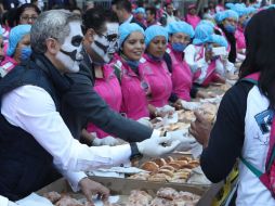 Mañana miércoles se repartirán 30 mil panes más, los cuales fueron aportados por la Canaimpa. SUN / F. Ramirez